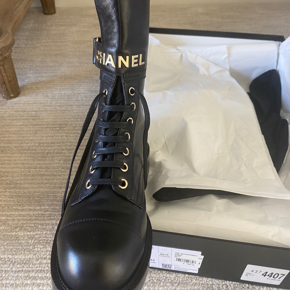 Chanelcombat boots